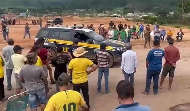 Protestos contra as urnas: Manifestantes e PRF entram em confronto no Pará e em Santa Catarina