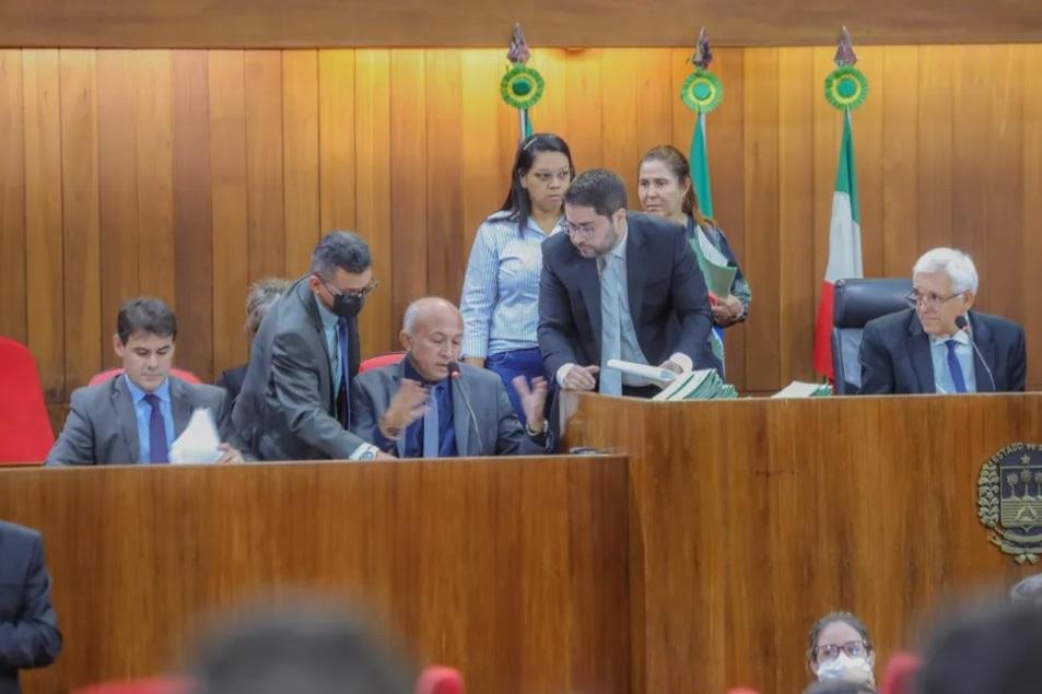 Aprovado projeto que aumenta salário do governador e vice do Piauí