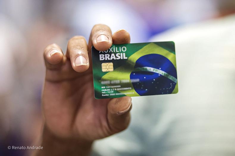 Caixa decide suspender consignado do Auxílio Brasil